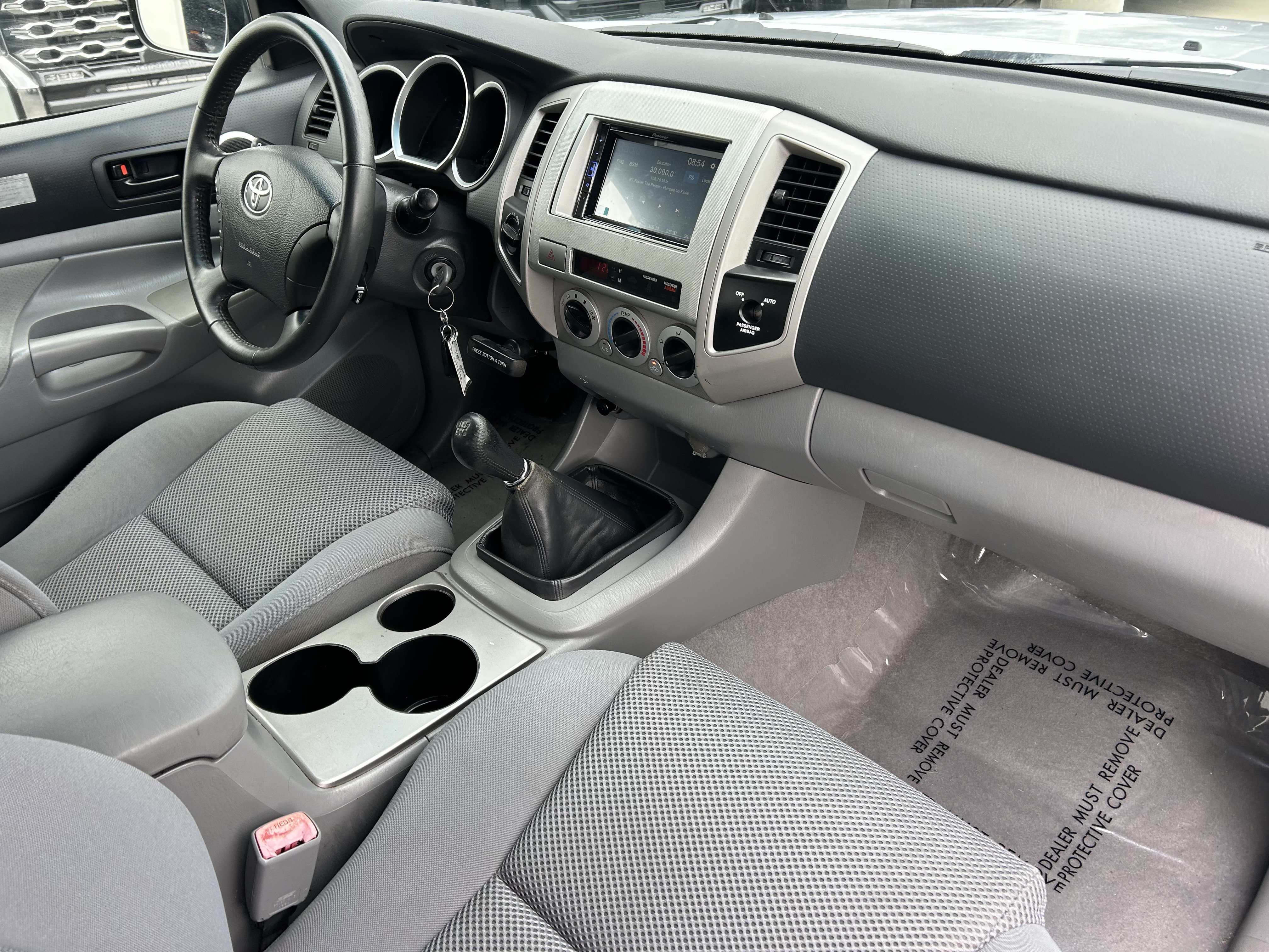Used 2005 Toyota Tacoma 4x4 Access Cab image 9