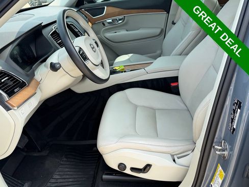 Used 2022 Volvo XC90 T6 Momentum w/ Advanced Package AWD/4WD image 28