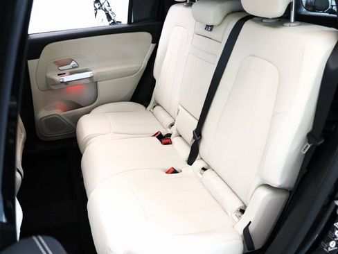 Certified 2025 Mercedes-Benz GLB 250 4MATIC image 17