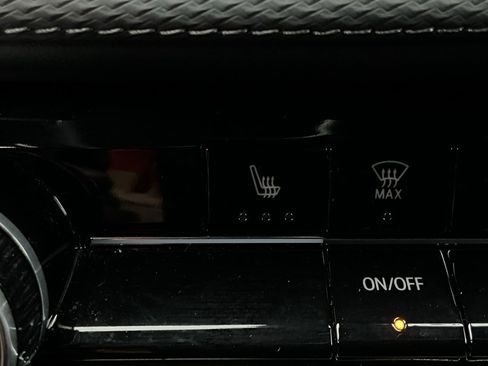 Used 2025 Chevrolet Equinox LT image 25