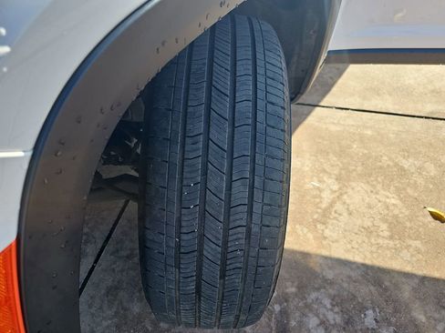 Used 2023 Jeep Grand Cherokee Limited image 36