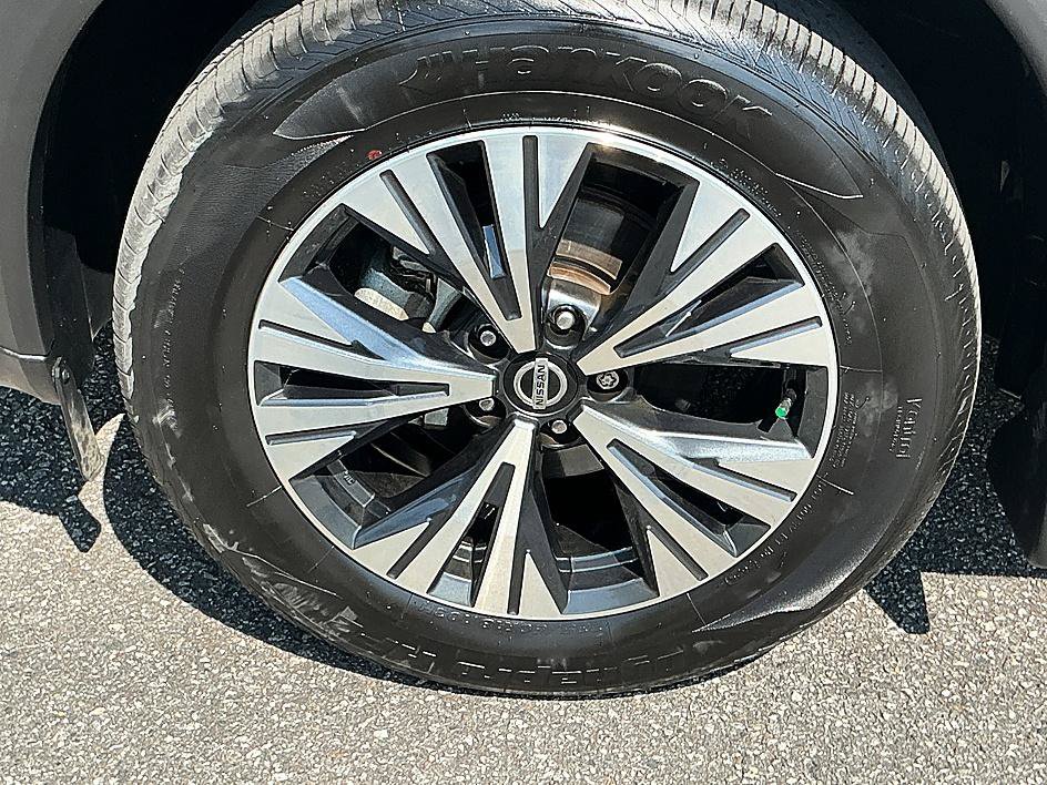 Certified 2021 Nissan Rogue SV w/ Premium Package FWD image 10
