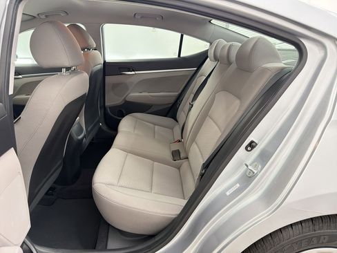 Used 2020 Hyundai Elantra SE w/ Cargo Package (C1) image 13