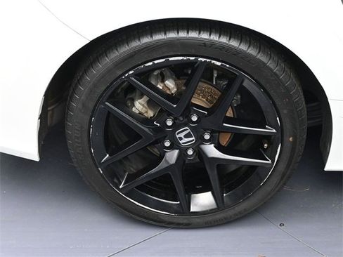 Used 2024 Honda Civic Sport image 5