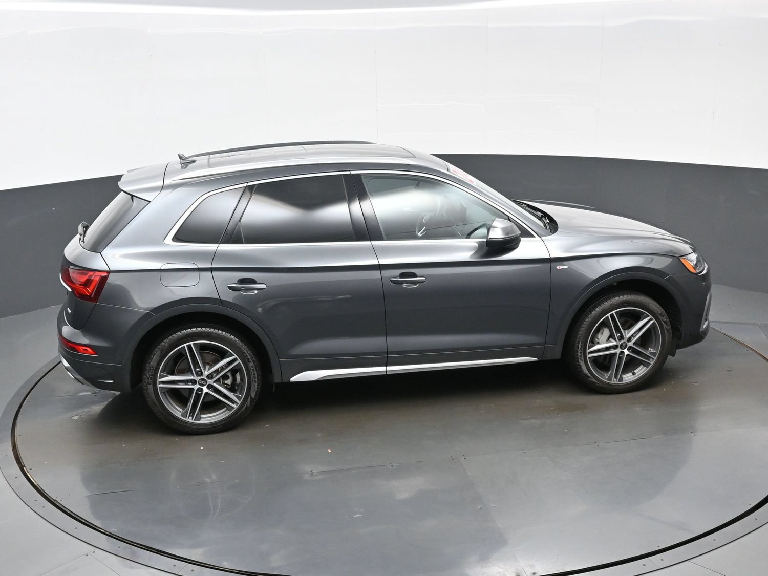Used 2024 Audi Q5 e Premium Plus AWD/4WD image 43