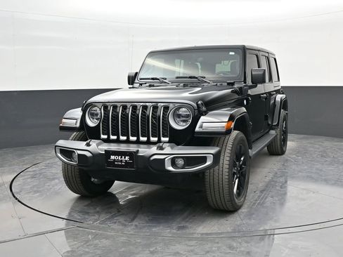 Used 2021 Jeep Wrangler Unlimited Sahara image 3