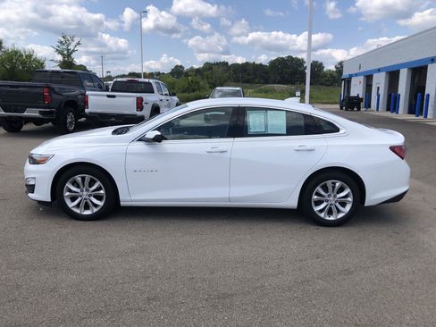 Used 2019 Chevrolet Malibu LT FWD image 2