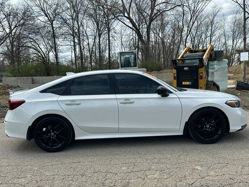 Used 2025 Honda Civic Sport image 6