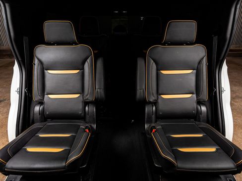 Used 2023 GMC Yukon AT4 image 32