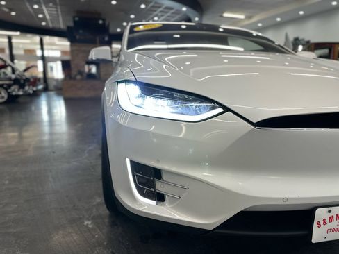 Used 2017 Tesla Model X 75D image 11