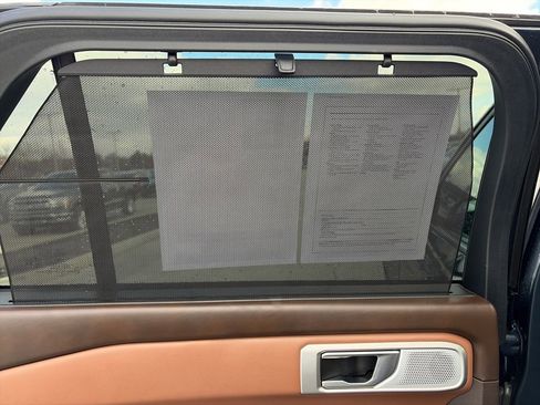 Used 2023 Ford Explorer King Ranch w/ Technology Package image 39