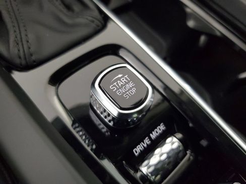 Used 2021 Volvo XC60 T5 Inscription FWD image 34