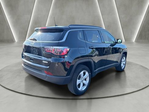 Used 2020 Jeep Compass Latitude w/ Cold Weather Group AWD/4WD image 7
