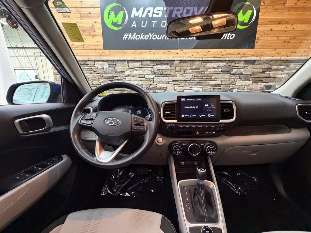 Used 2024 Hyundai Venue SEL FWD image 26
