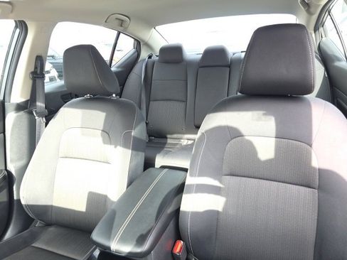 Used 2024 Nissan Altima 2.5 SV image 3