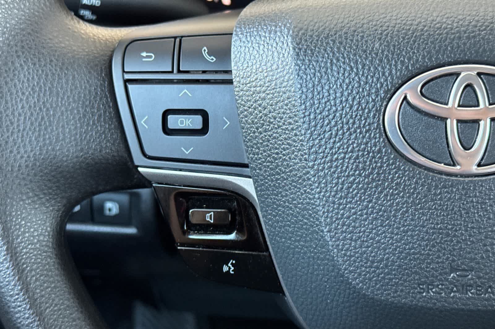 Used 2025 Toyota Camry LE FWD image 24