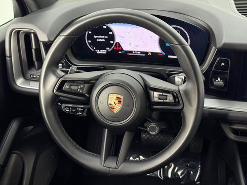 Used 2024 Porsche Cayenne image 22