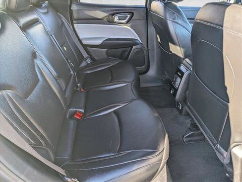 Used 2024 Jeep Compass Limited image 19