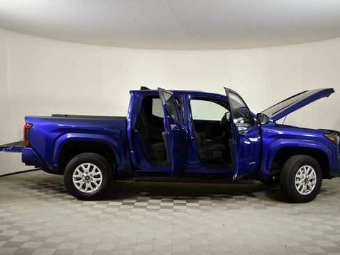 Used 2024 Toyota Tacoma SR5 w/ SR5 Upgrade Package image 7