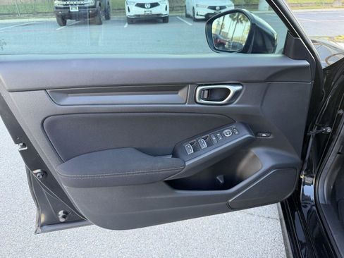 Used 2025 Honda Civic Sport image 19
