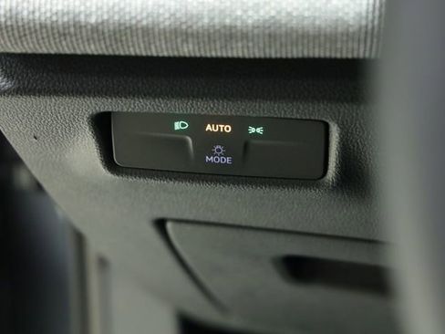 Used 2025 Volkswagen Tiguan S image 26