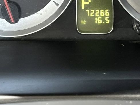 Used 2011 Volvo C70 T5 image 5