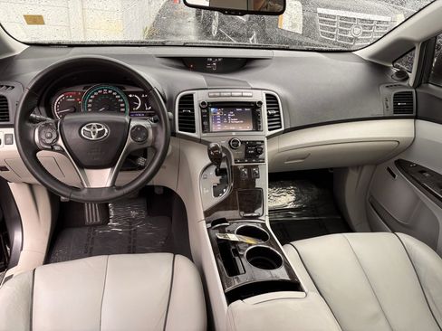 Used 2013 Toyota Venza XLE image 8