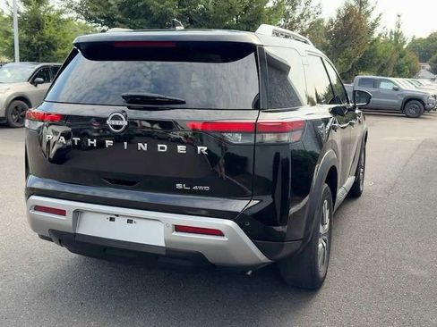Certified 2023 Nissan Pathfinder SL image 8