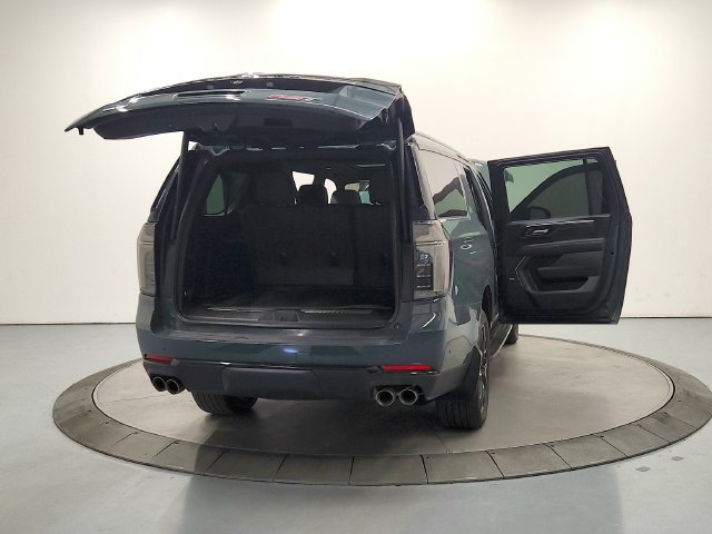 Used 2026 Chevrolet Suburban RST w/ Comfort Package AWD/4WD image 14