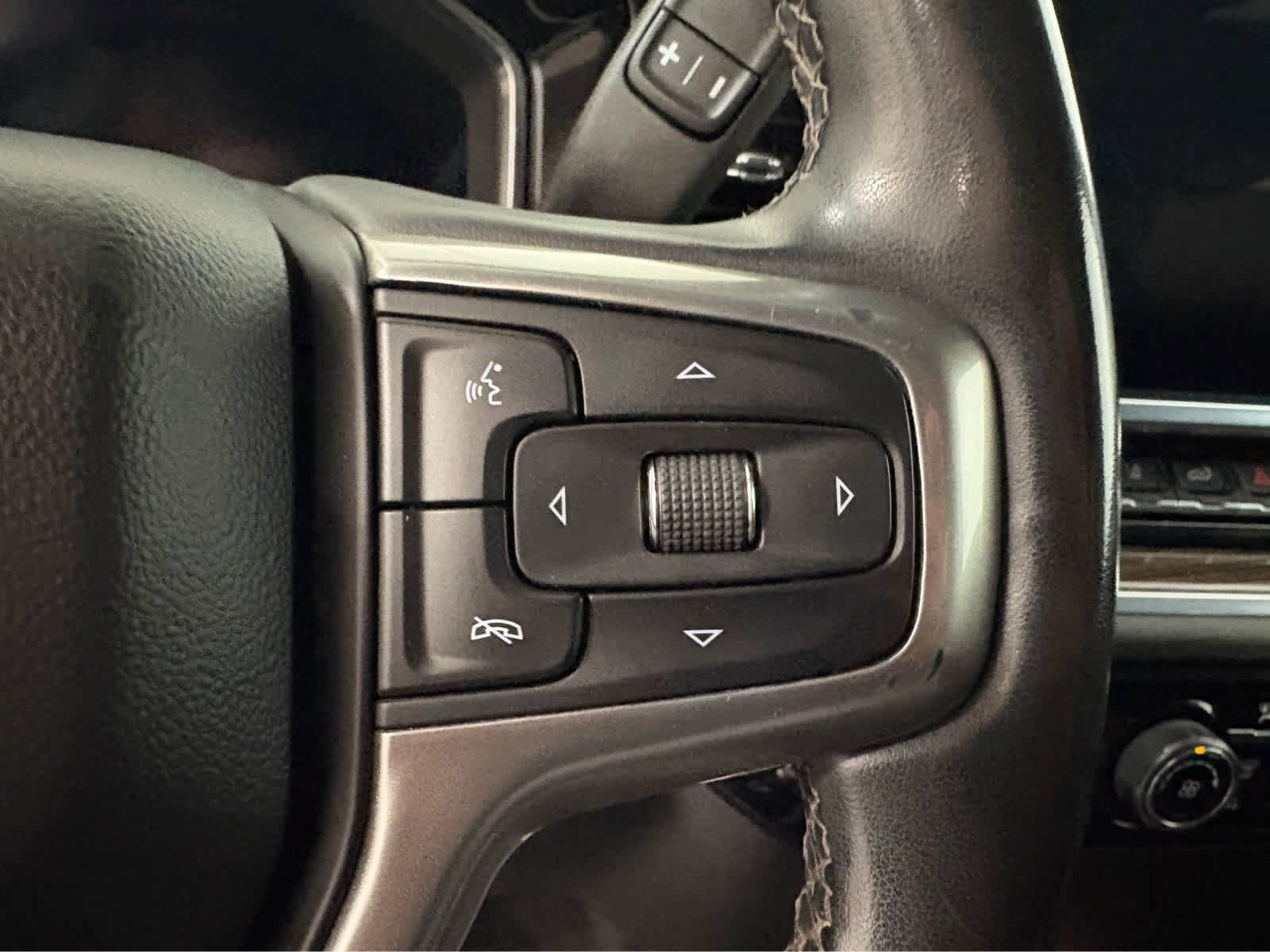 Used 2024 Chevrolet Silverado 3500 LT AWD/4WD image 20