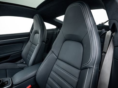 Used 2022 Porsche 911 Turbo S image 24