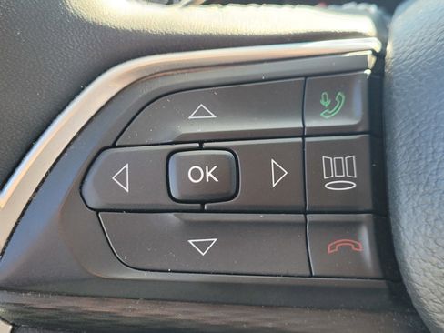 Used 2023 Jeep Grand Cherokee L Laredo image 26