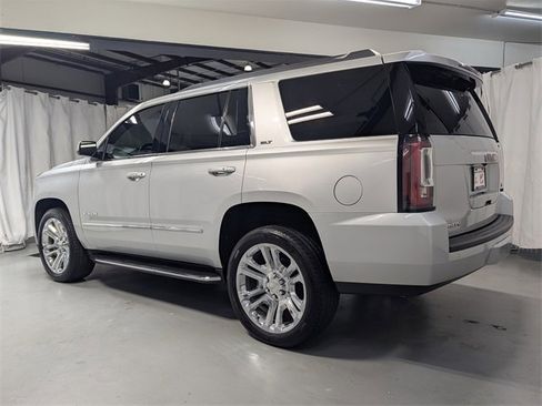 Used 2020 GMC Yukon SLT w/ Premium Edition image 4