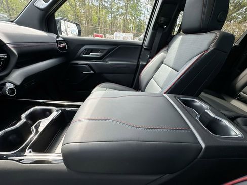 Used 2025 Chevrolet Silverado EV RST image 23