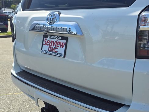 Used 2023 Toyota 4Runner Limited AWD/4WD image 12