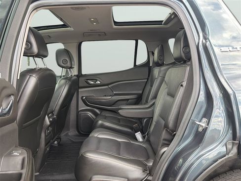 Used 2019 GMC Acadia SLT w/ LPO, Floor Liner Package AWD/4WD image 16