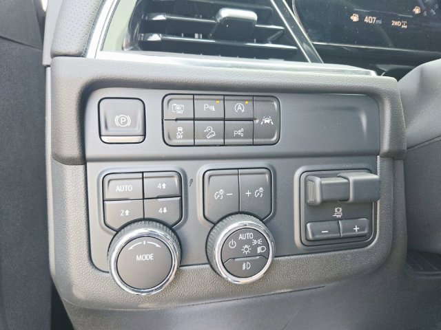 New 2025 Chevrolet Suburban Premier AWD/4WD image 32