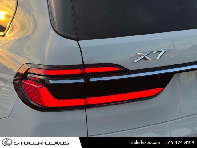 Used 2023 BMW X7 xDrive40i w/ M Sport Package AWD/4WD image 14