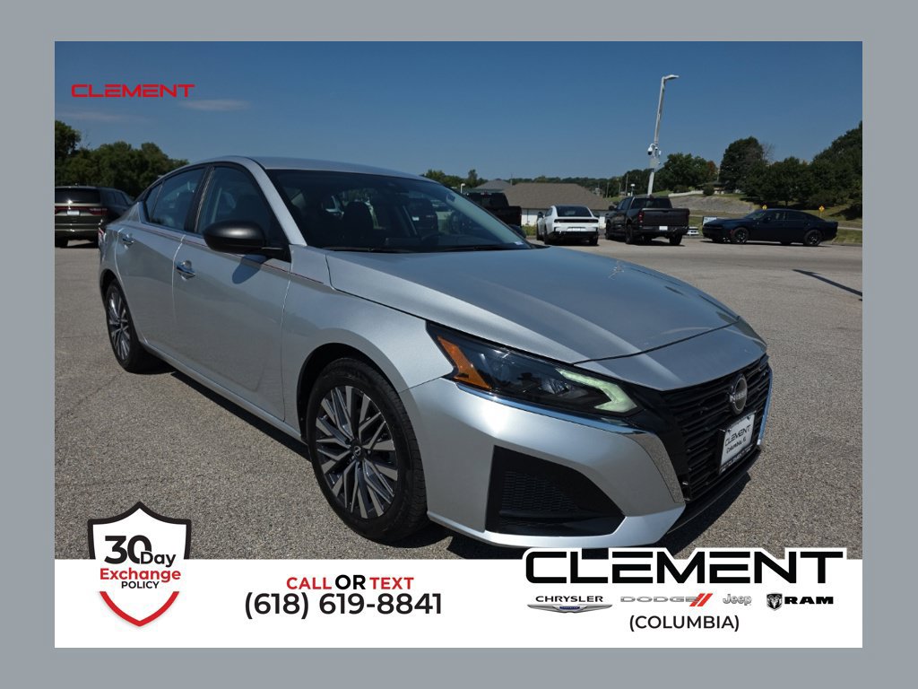 Used 2025 Nissan Altima 2.5 SV FWD image 1