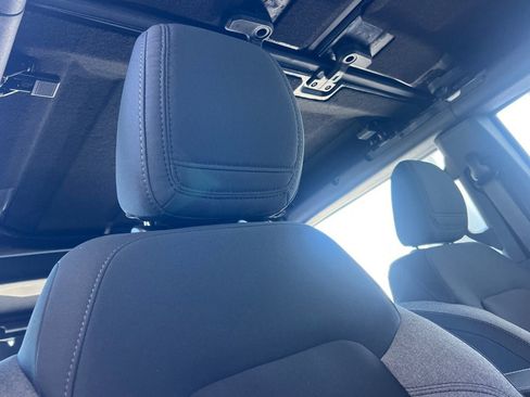 New 2025 Ford Bronco Base image 23