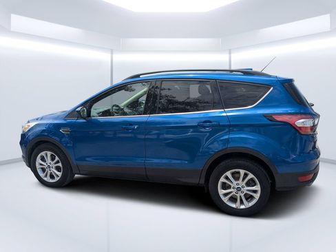 Used 2017 Ford Escape SE w/ Equipment Group 201A FWD image 6