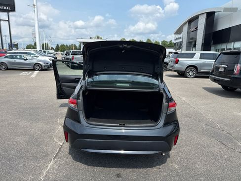 Used 2022 Toyota Corolla LE FWD image 10