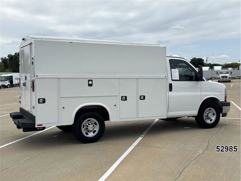 Used 2022 Chevrolet Express 3500 w/ Power Convenience Package RWD image 2