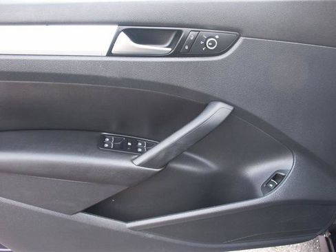 Used 2012 Volkswagen Passat 2.5 SE FWD image 13