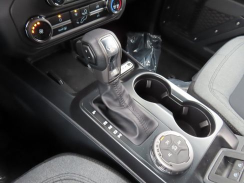 New 2025 Ford Bronco 4-Door image 17