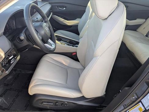 Used 2025 Honda Accord Touring image 17