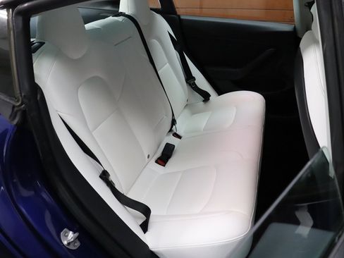 Used 2022 Tesla Model 3 Standard Range image 27