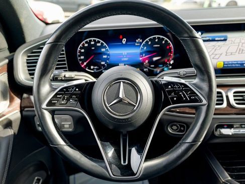 Used 2025 Mercedes-Benz GLS 450 4MATIC image 41