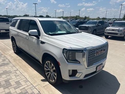 Used 2021 GMC Yukon XL Denali w/ Denali Premium Package AWD/4WD image 1