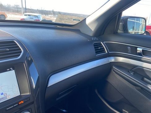 Used 2017 Ford Explorer XLT w/ Equipment Group 202A image 20